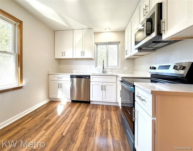 Photo - 2182 Vernier Rd