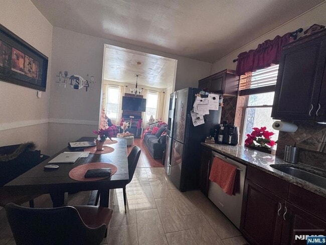 Photo - 27 66th St Unit 4