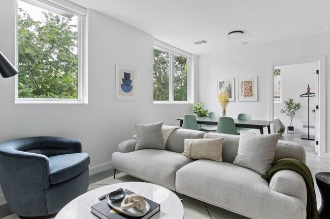 Photo - Capitol Living (Furnished Rooms)