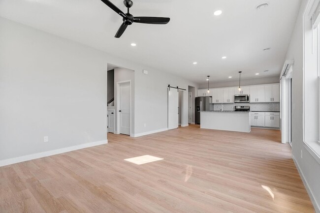 Photo - 5395 Robinwood Ct