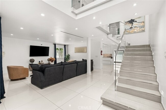 Photo - 4630 Cedros Ave