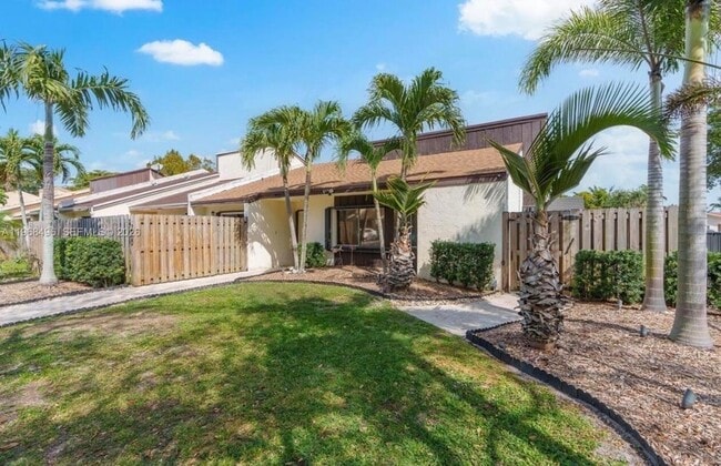 Photo - 2900 NW 69th Ct