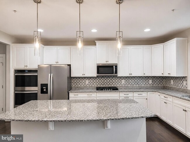 Photo - 3348 Burton Dr