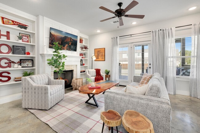 Building Photo - 85 N Solitude Bend Unit ID1221856P