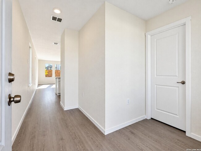 Photo - 10758 Twyla Rd