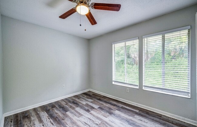 Photo - Everest Gardens