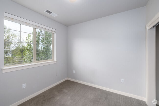 3BR, 2BA - 1,192SF - Eagle River Apartments