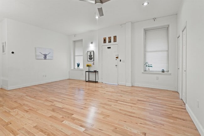 Building Photo - 187 Wayne St