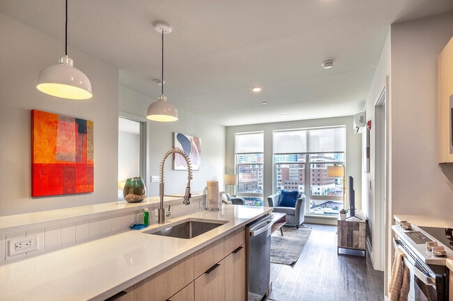 Photo - 172 Greyrock Pl Unit SI FL7-ID1050378P