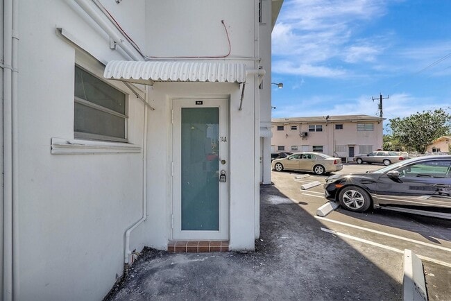 Photo - 161 NE 10th Ave