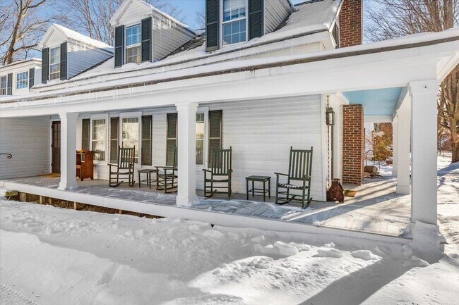 Photo - 3436 Main St