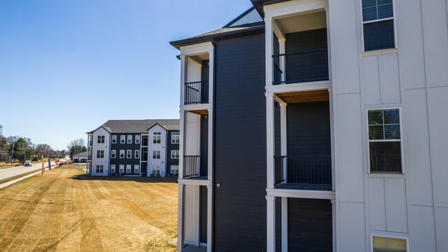 Photo - Elm 26 Apartments