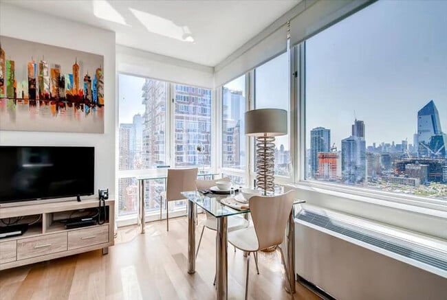 Photo - 605 W 42nd St Unit ID1291137P