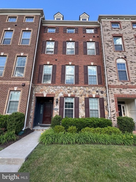 Photo - 22659 Naugatuck Square