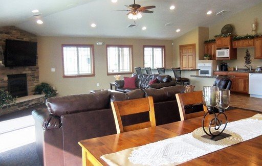 Floor Plan - 2 Bed 1 Bath Upper Corner Remodel - Dog