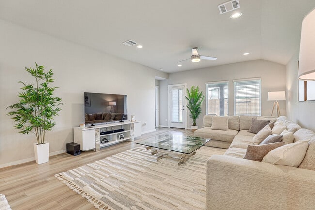 Building Photo - 7619 Ramsgate Cliff Ln Unit SI FL1-ID1600632P