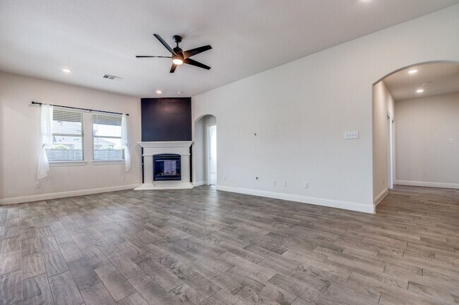 Photo - 6224 Cheshire St