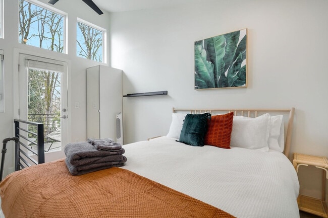 Photo - 3843 20th Ave SW Unit ID1035939P