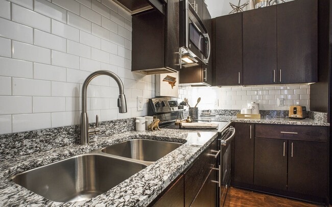 Midtown 205, Charlotte, NC, Mocha, Kitchen - Midtown 205