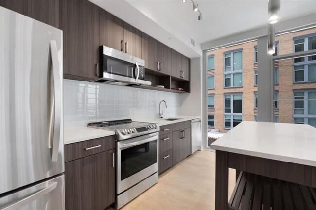 Photo - 400 Army Navy Dr Unit SI ID1047112P