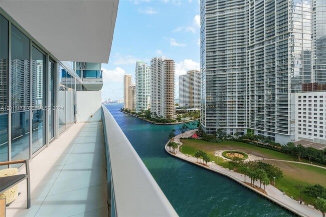 Building Photo - 200 Biscayne Blvd Way Unit 1404