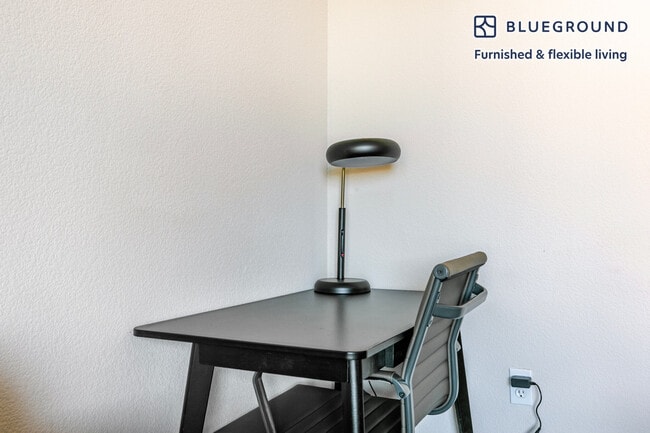 Photo - 1051 Commodore Dr Unit SI FL3-ID2077