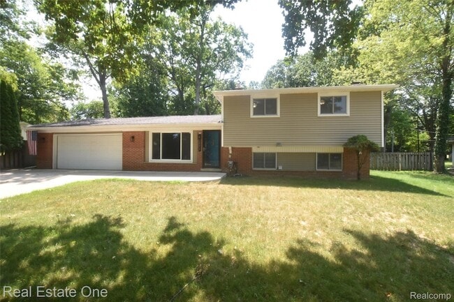 Building Photo - 2571 Red Arrow Dr