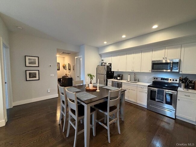 Photo - 8789 W Main St