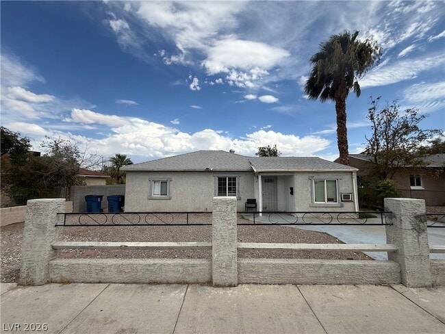 Building Photo - 405 S 15th St Unit B