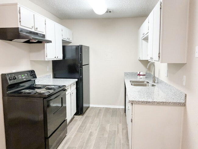 Building Photo - Village Square Apartments