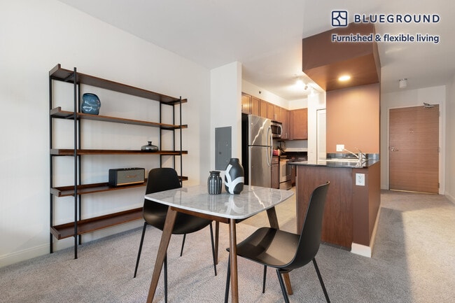 Photo - 210 N Wells St Unit SI FL15-ID232