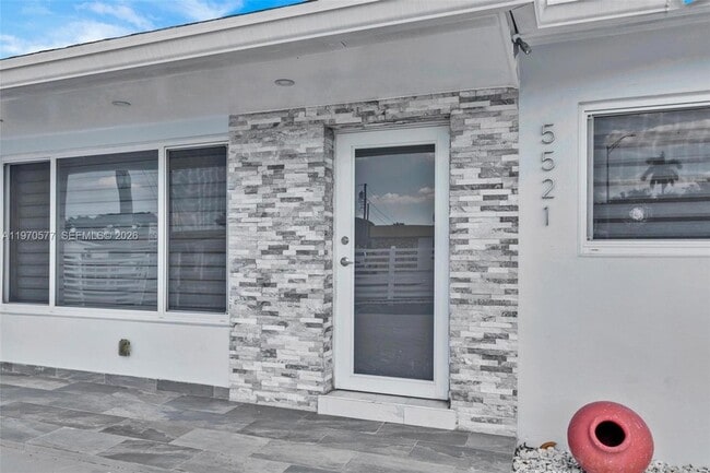 Photo - 5521 SW 104th Ave