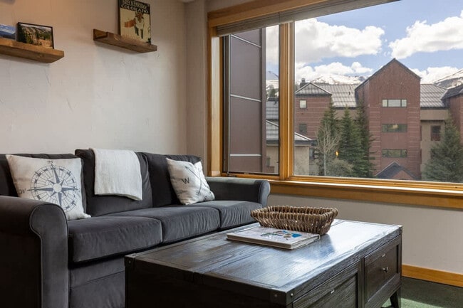 Building Photo - 535 South Park Avenue Unit ID1387661P