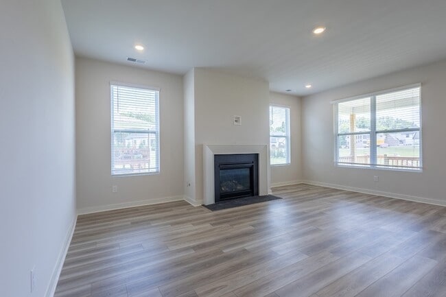 Photo - 1442 English Oak Dr
