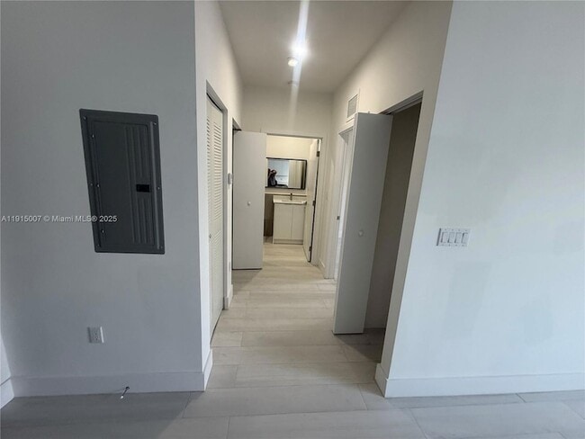 Photo - 909 E 24th St Unit 303