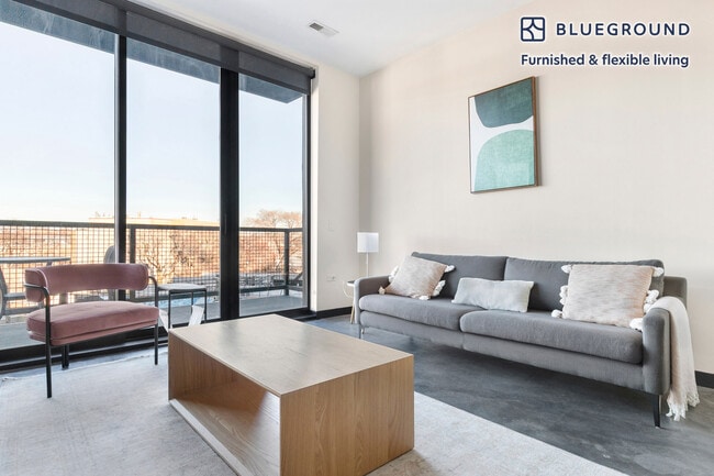 Building Photo - 1647 N Milwaukee Ave Unit FL4-ID1386