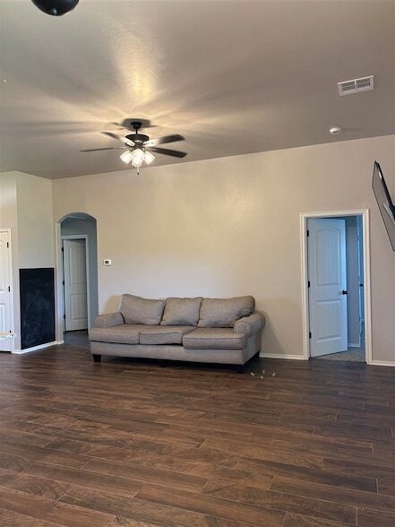Photo - 2209 E Grassland Ln