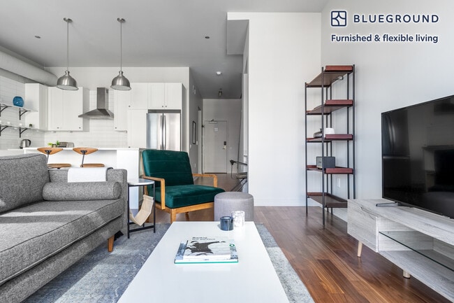 Photo - 676 N La Salle Dr Unit FL7-ID324