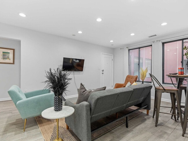 Photo - 1020 16th St NW Unit SI FL6-ID1037743P