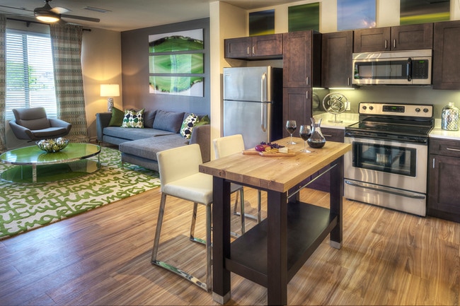 Gourmet Kitchens - Capstone at Vallagio