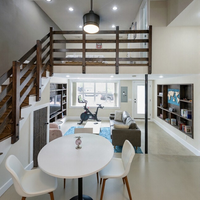 Photo - 717 F St NE Unit SI ID1610328P