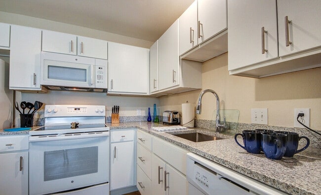 Photo - 2210 N Glenville Dr Unit SI ID1039335P