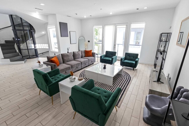 Building Photo - 2025 Colquitt St Unit ID1257741P