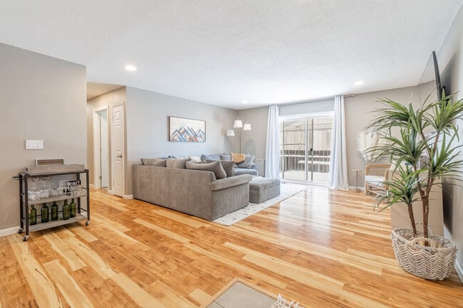 Building Photo - 2850 Columbus Way Unit SI ID1250758P