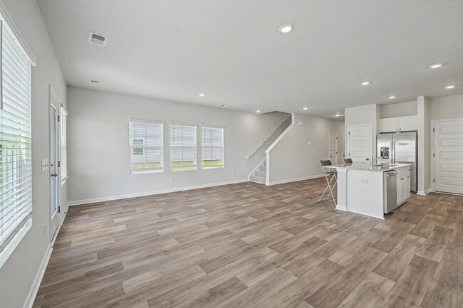 Photo - 762 Ridgley Dr