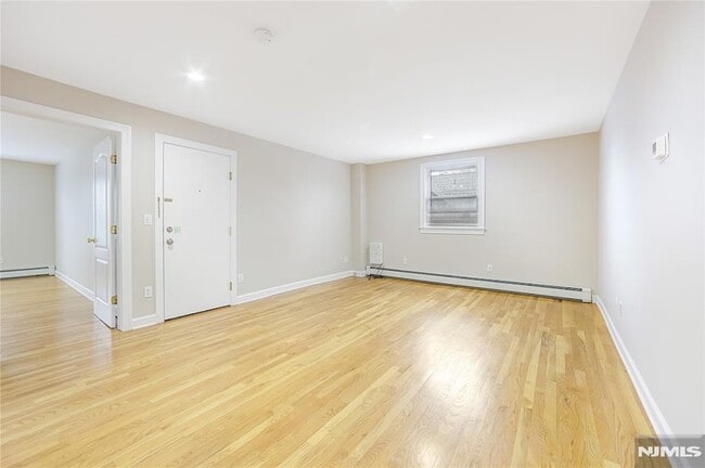 Photo - 56 Woodward Ave Unit 2