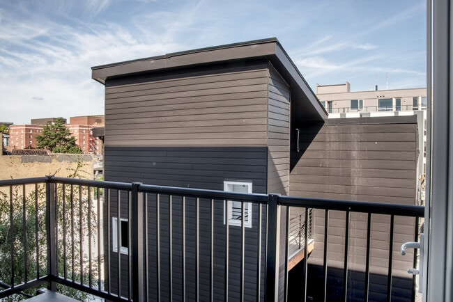 Photo - 1530 Belmont Ave Unit FL6-ID3648A