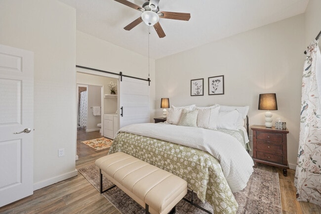 Photo - 6166 Imperial Loop Dr Unit ID1328080P