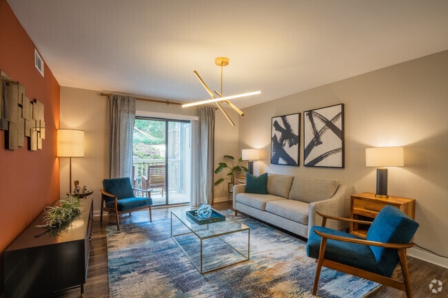 2BR, 2BA - 1,000SF - B1 - Living Room - Avonlea Riverside