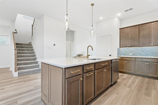 Photo - 5511 Orangery Ln